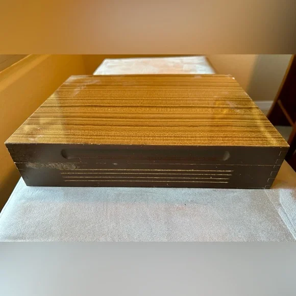 Oneida Ltd. 1881 Rogers Vintage “Melissa” Stainless Flatware 70 Pc.Used Retired - Picture 12 of 15